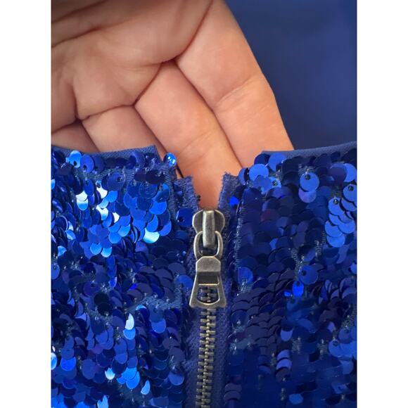 Alice + Olivia Jae Ultramarine Blue Sequin Bell Sleeve Gown Size 6 NWT - Picture 10 of 16